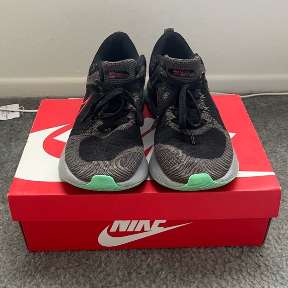 Nike React Infinity Run Flyknit 2 size 10 - Picture 3 of 8